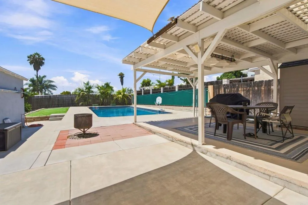 https://cdn.realtyfeed.com/cdn/127/306792022/009df2a34afb0206a53d0e8e83460988.webp