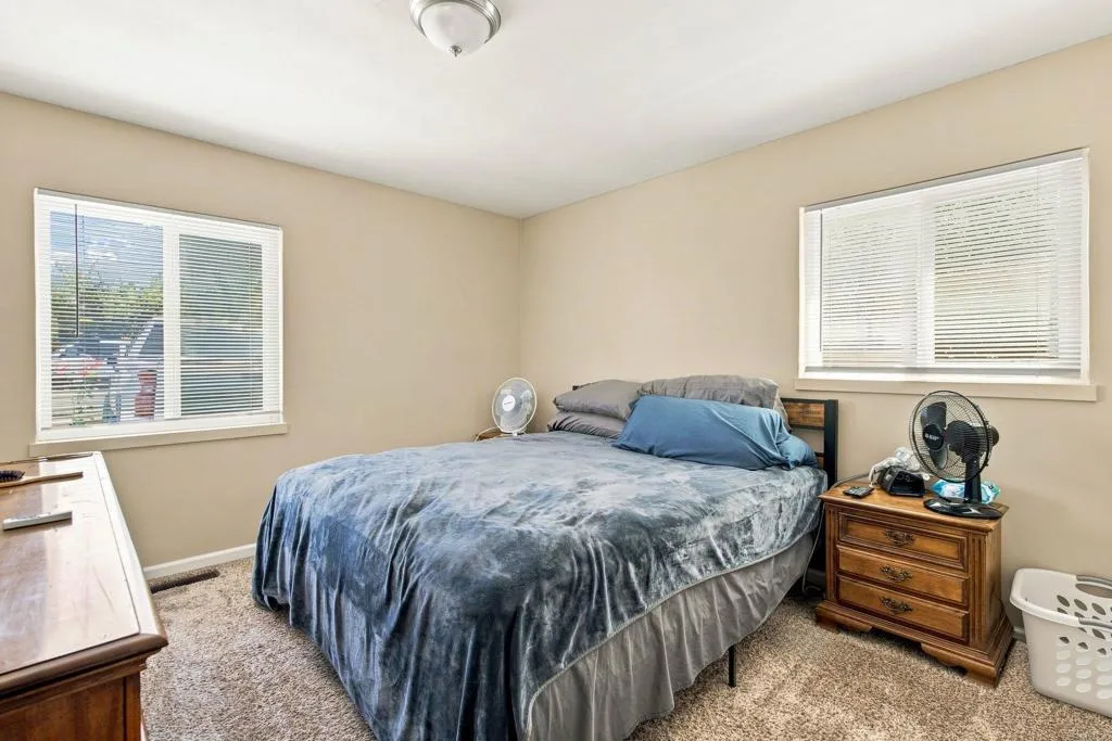 https://cdn.realtyfeed.com/cdn/127/306792022/34f41b7709bc926c68d16e6f410f5a08.webp