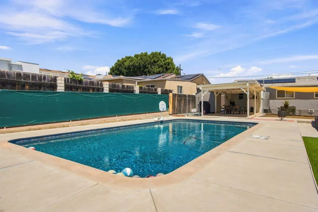 https://cdn.realtyfeed.com/cdn/127/306792022/3520d86ab56c9fc767696dd7856211c0.webp