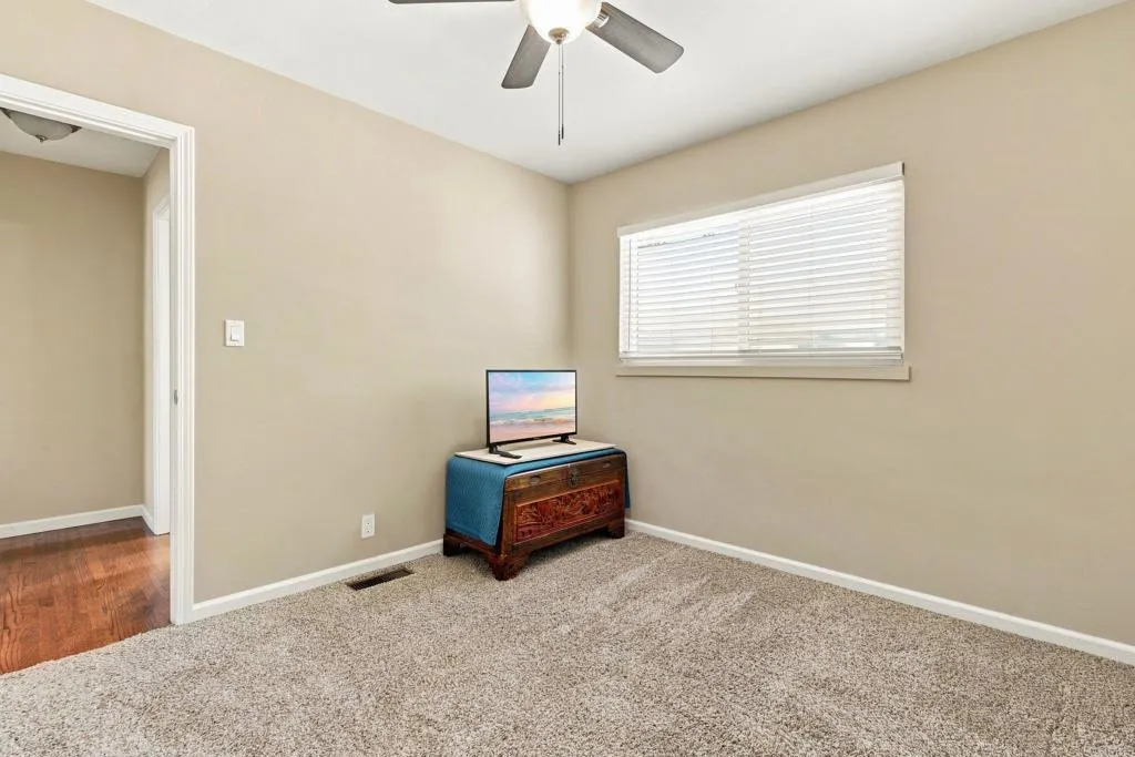 https://cdn.realtyfeed.com/cdn/127/306792022/3f01d82391b98c6c6ce7c9c62863b92b.webp