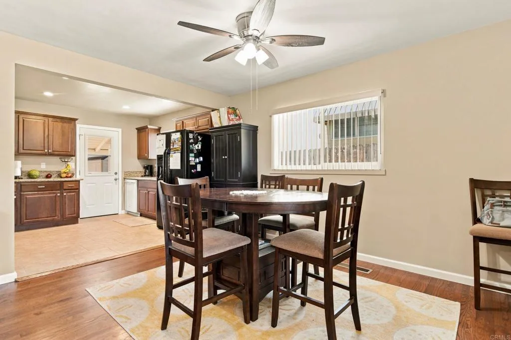 https://cdn.realtyfeed.com/cdn/127/306792022/8b4d81d924a8c2038b787761bfef2e00.webp