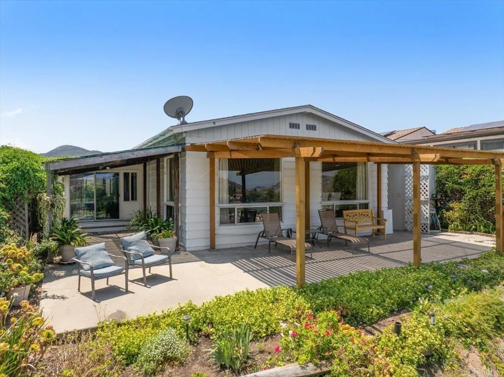 https://cdn.realtyfeed.com/cdn/127/306792024/fea8f59a3d85cec296a739b1c272ee69.webp