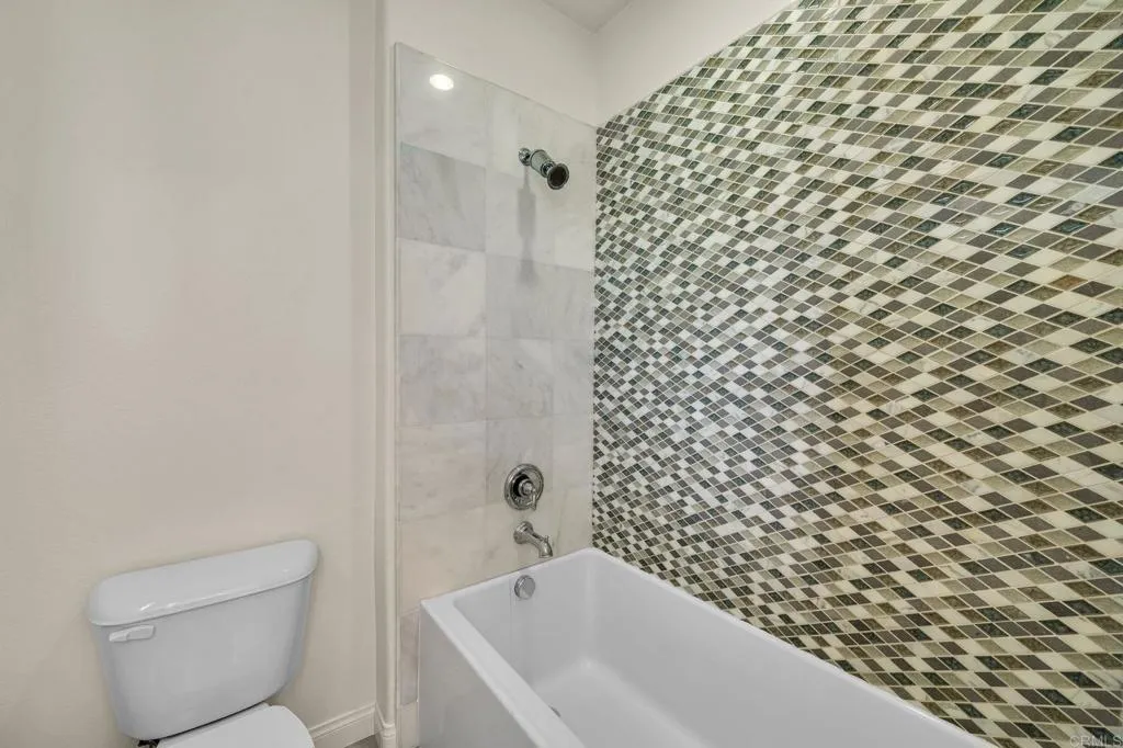 https://cdn.realtyfeed.com/cdn/127/306792026/02095e3826ed29d7aff46ab80e802b8f.webp
