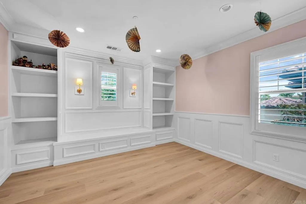 https://cdn.realtyfeed.com/cdn/127/306792026/50ae83a45115d072b45bd58f82411309.webp