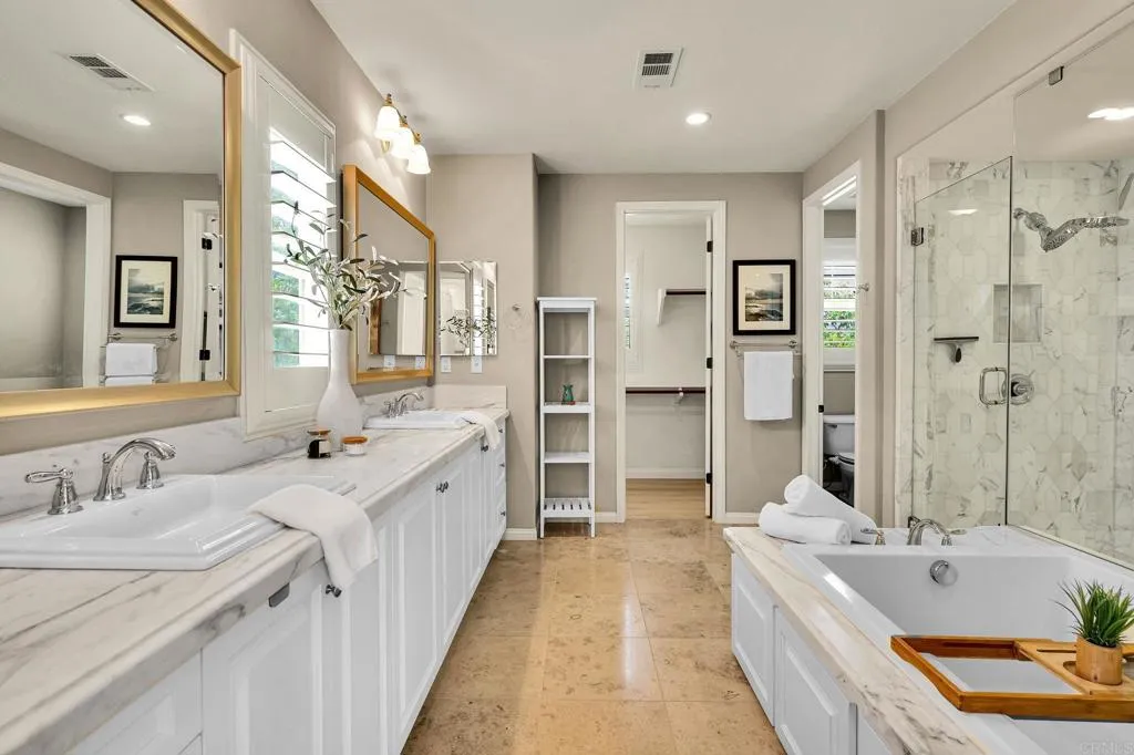 https://cdn.realtyfeed.com/cdn/127/306792026/8321df2296ebc01a6cc859a64f6725eb.webp