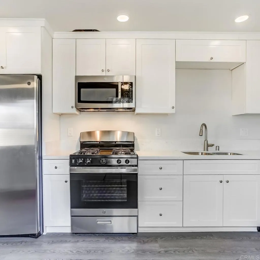 Escondido, CA 92025