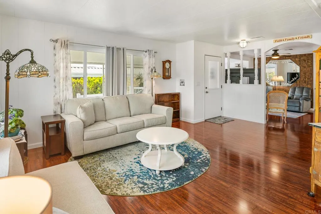 https://cdn.realtyfeed.com/cdn/127/306792052/1057d60675de8b11defbaf8e7c52558a.webp