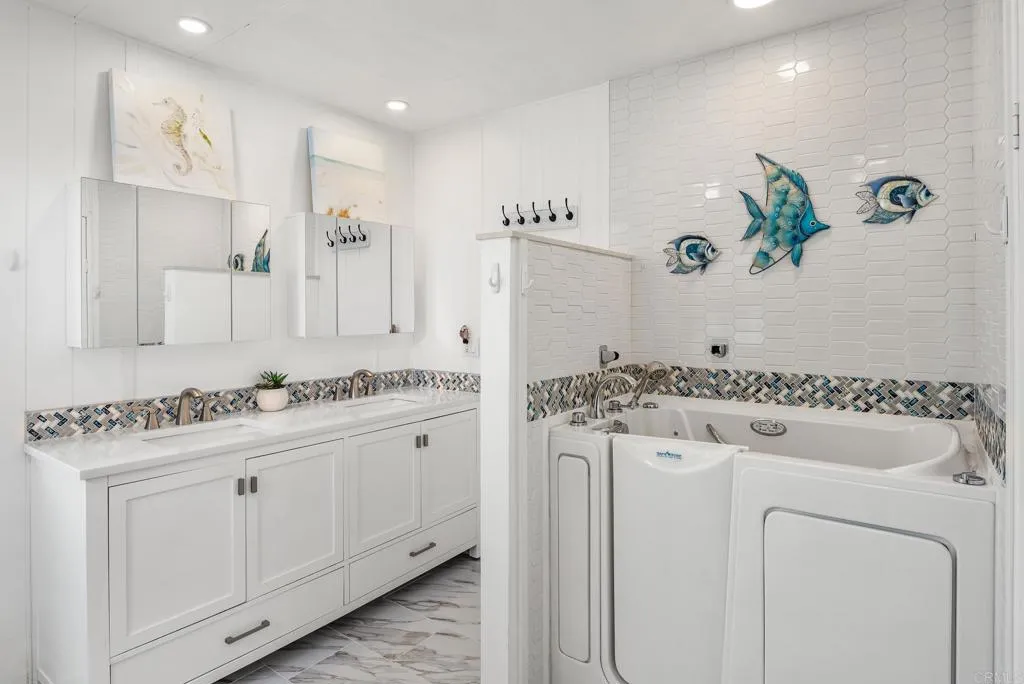 https://cdn.realtyfeed.com/cdn/127/306792052/1b7d46022d4d8e5405f4d0e1c0fd40c1.webp