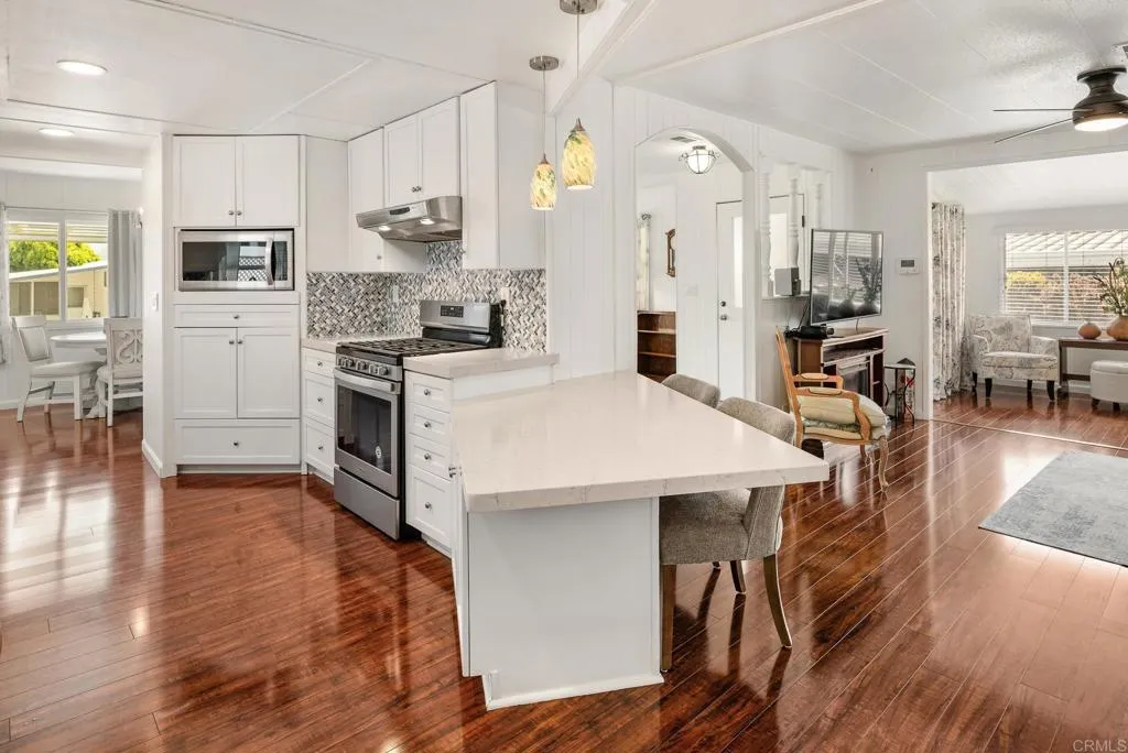 https://cdn.realtyfeed.com/cdn/127/306792052/32c4ae42ca62c715933c6d0537210881.webp