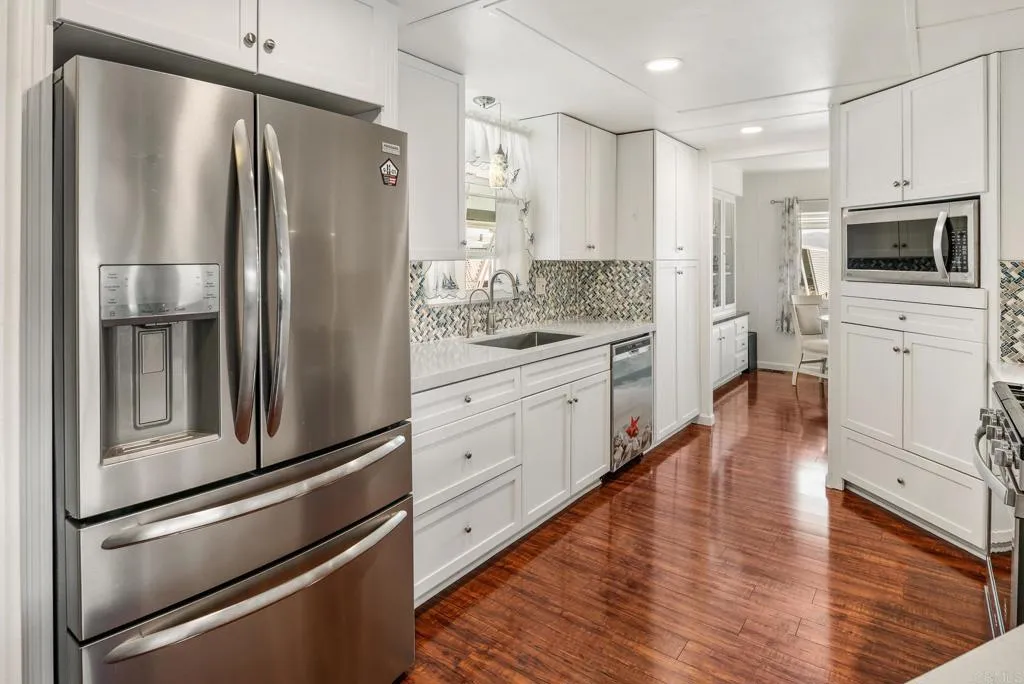 https://cdn.realtyfeed.com/cdn/127/306792052/39be2245d84101bde3ef936ea3f64436.webp
