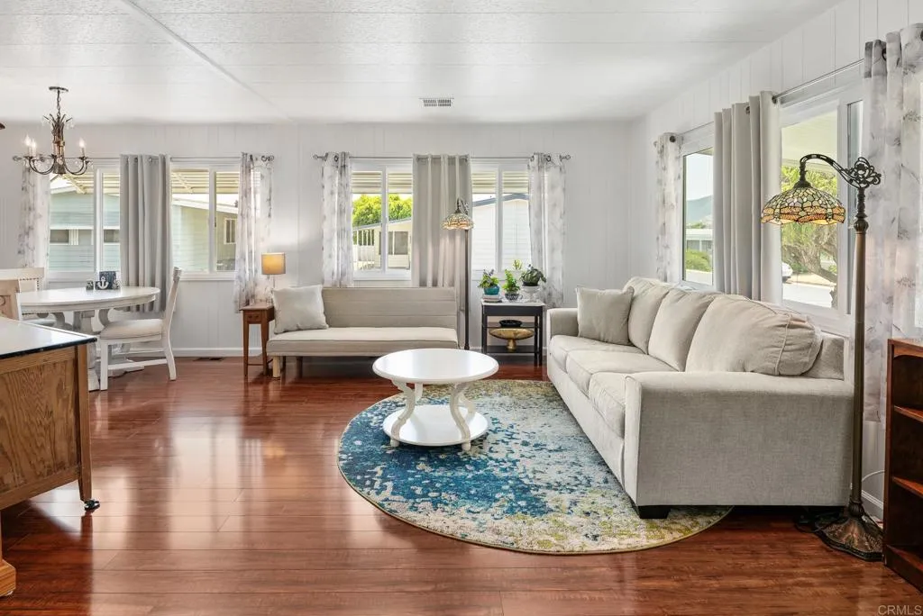 https://cdn.realtyfeed.com/cdn/127/306792052/6ccd2a5a0101007d3748bd689700ed94.webp