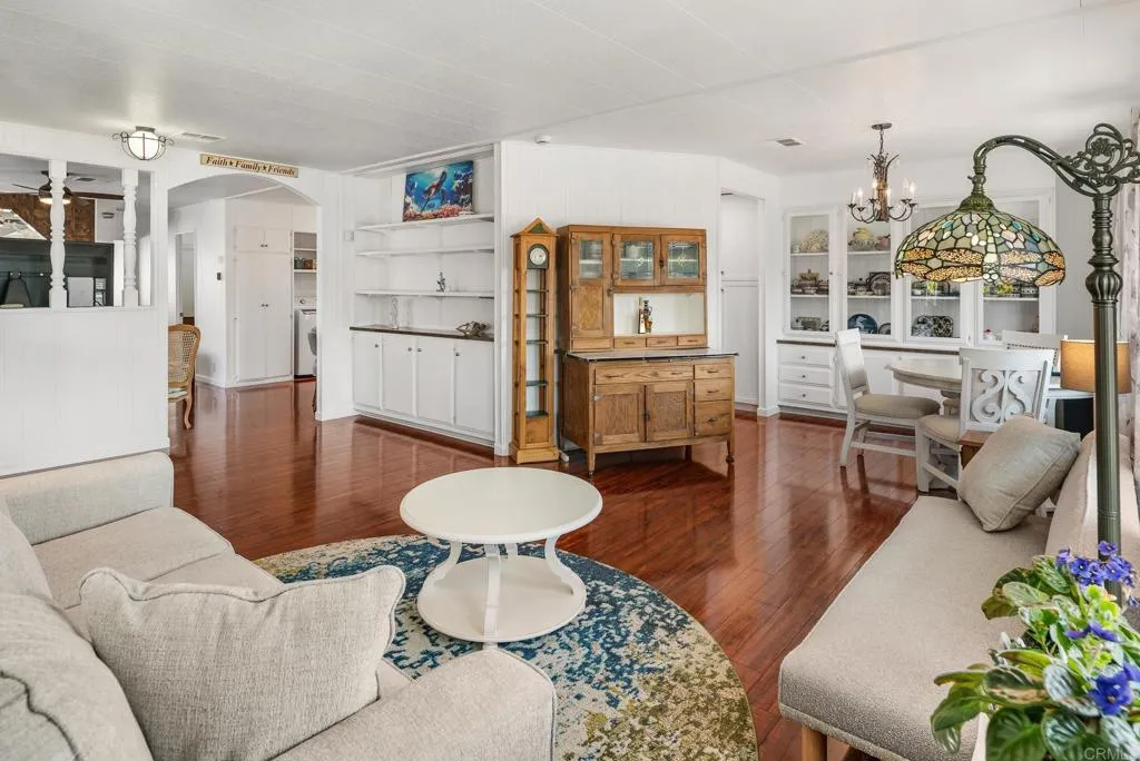 https://cdn.realtyfeed.com/cdn/127/306792052/7a4c6fb5c1b0804e5fc7d6648c6fb27e.webp