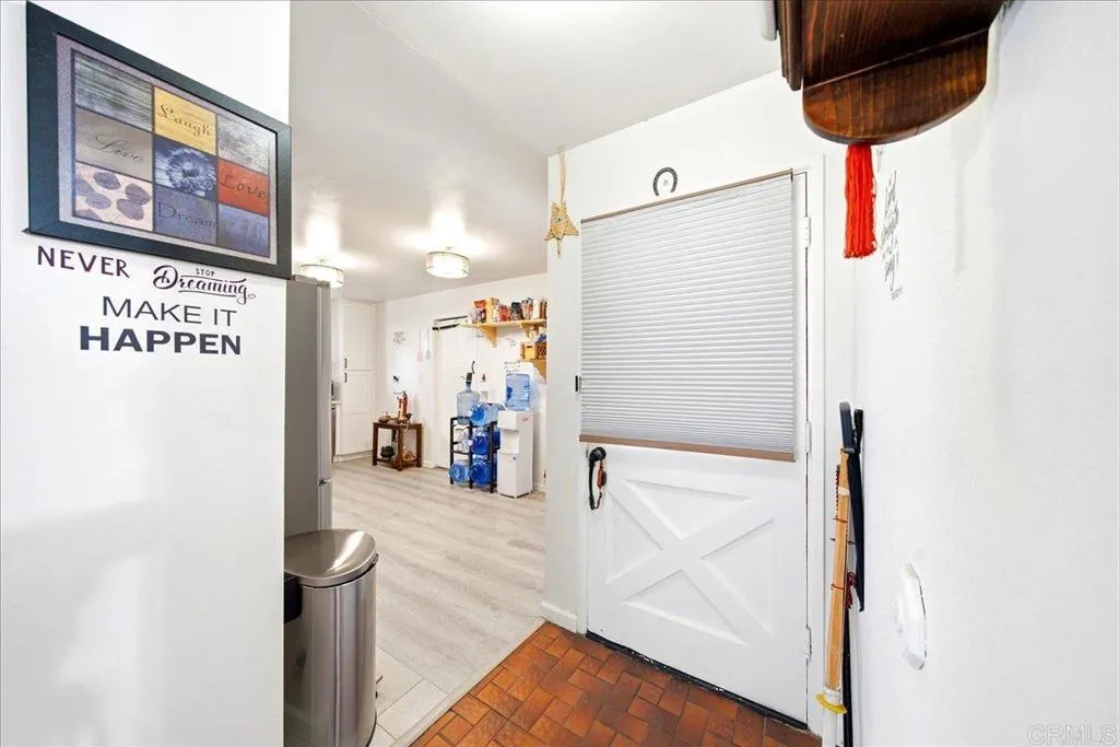 https://cdn.realtyfeed.com/cdn/127/306792059/38296691346bb53067f98b4cec4d4643.webp