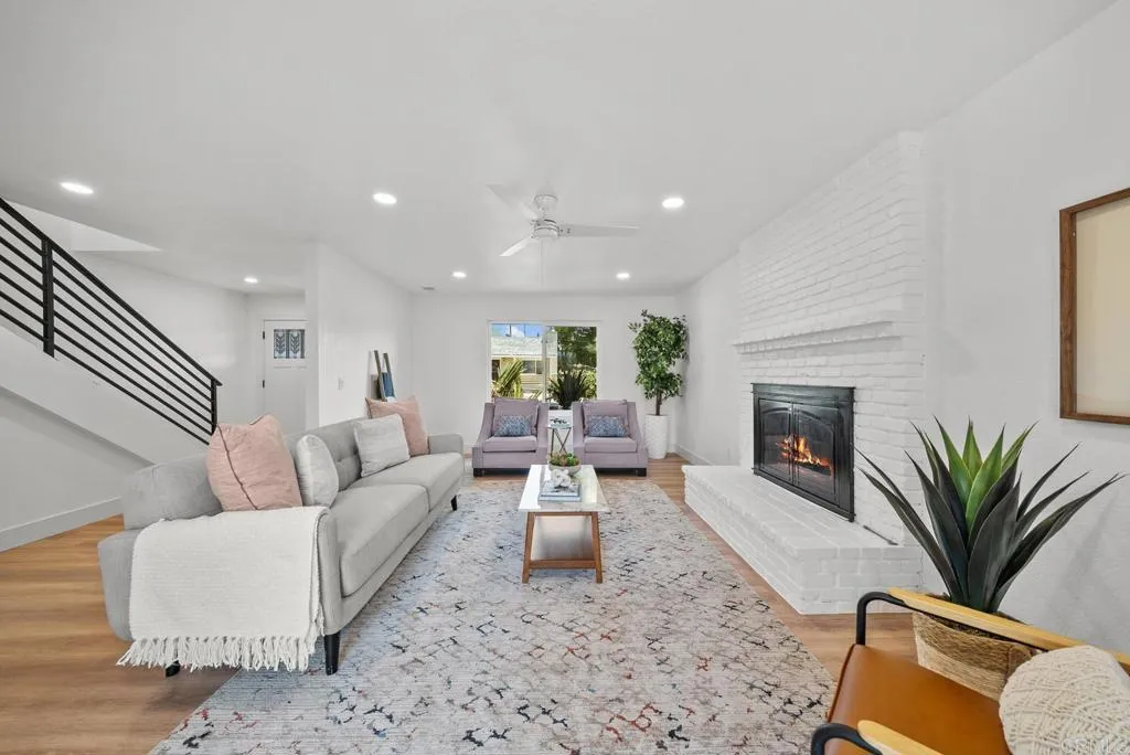 https://cdn.realtyfeed.com/cdn/127/306792070/693b47e00c6a8bf7c415a300bca025fe.webp