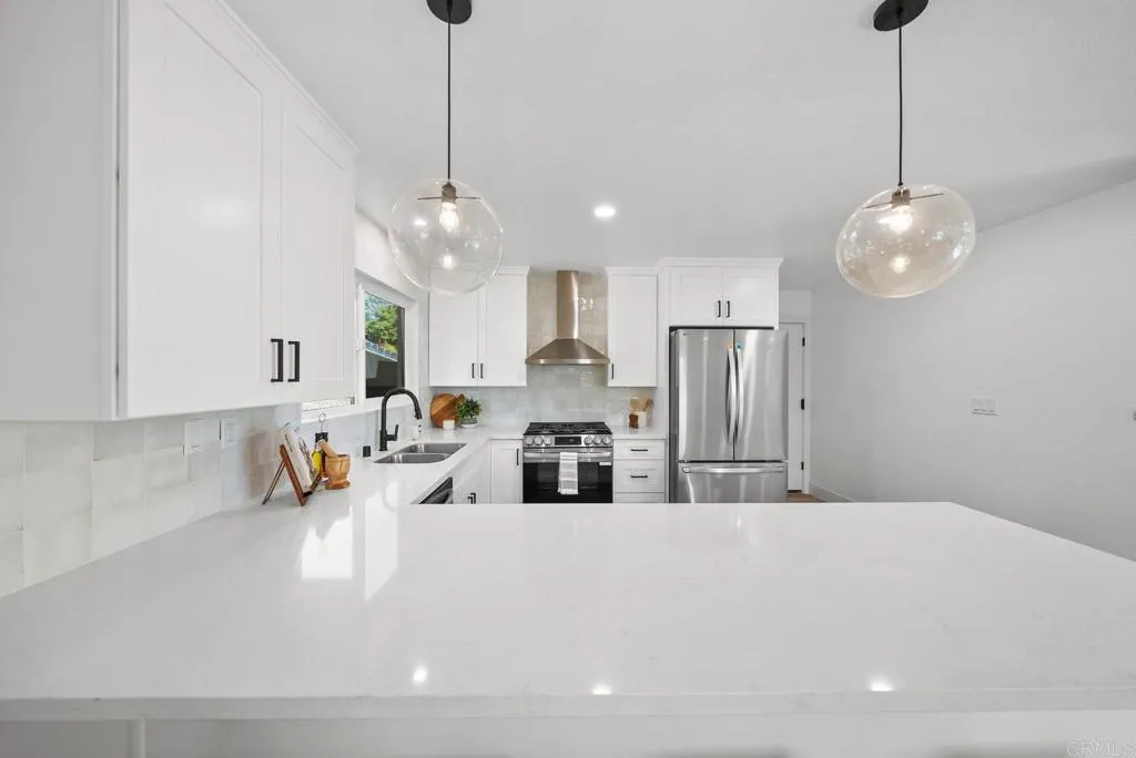 https://cdn.realtyfeed.com/cdn/127/306792070/b19b916a90b4374db52052bd16eda92d.webp