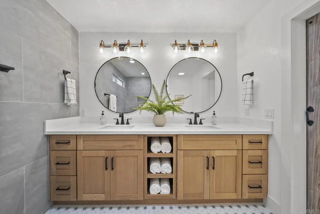 https://cdn.realtyfeed.com/cdn/127/306792070/f53155cf70e9db8735abdac3b787eedd.webp