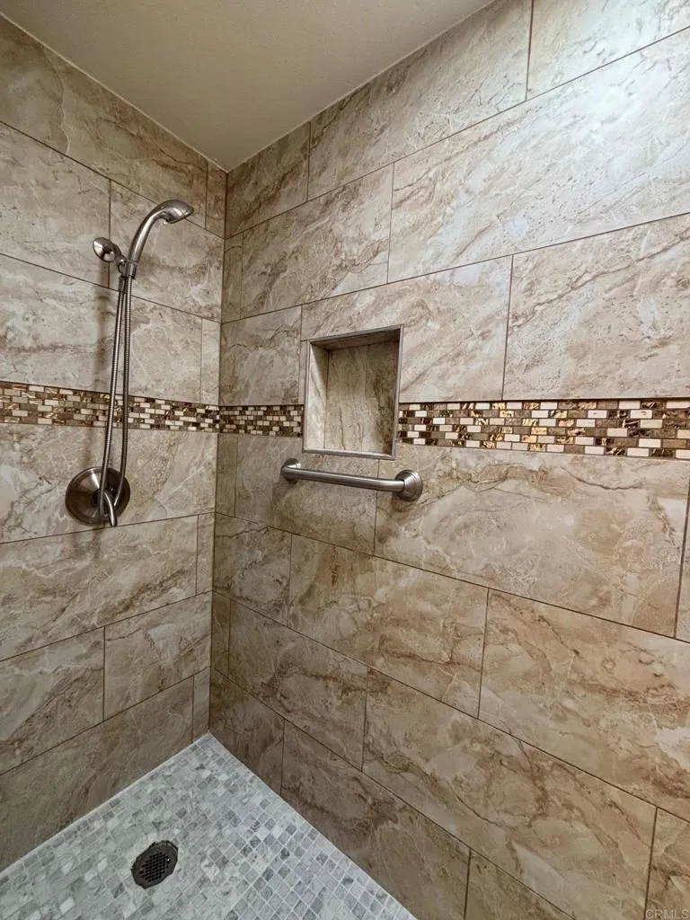 https://cdn.realtyfeed.com/cdn/127/306792071/21f6d30ac56169bb9a8e3d90d3f39b83.webp