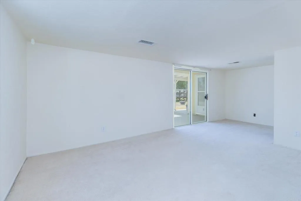 https://cdn.realtyfeed.com/cdn/127/306792074/460ab619f62d8c2dbe19cba469bb6506.webp