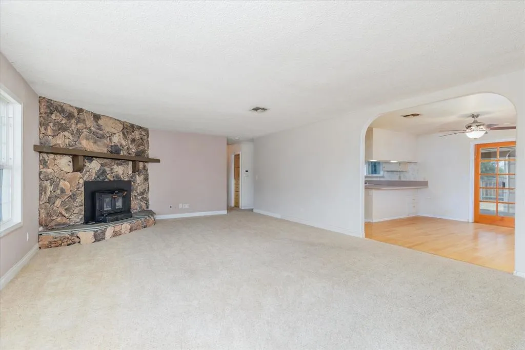 https://cdn.realtyfeed.com/cdn/127/306792074/5ed152e16eeafd23466d7279f65d9fc6.webp