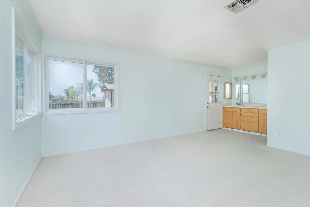 https://cdn.realtyfeed.com/cdn/127/306792074/71a1235fb71babaa4794c54cb5b8cee1.webp