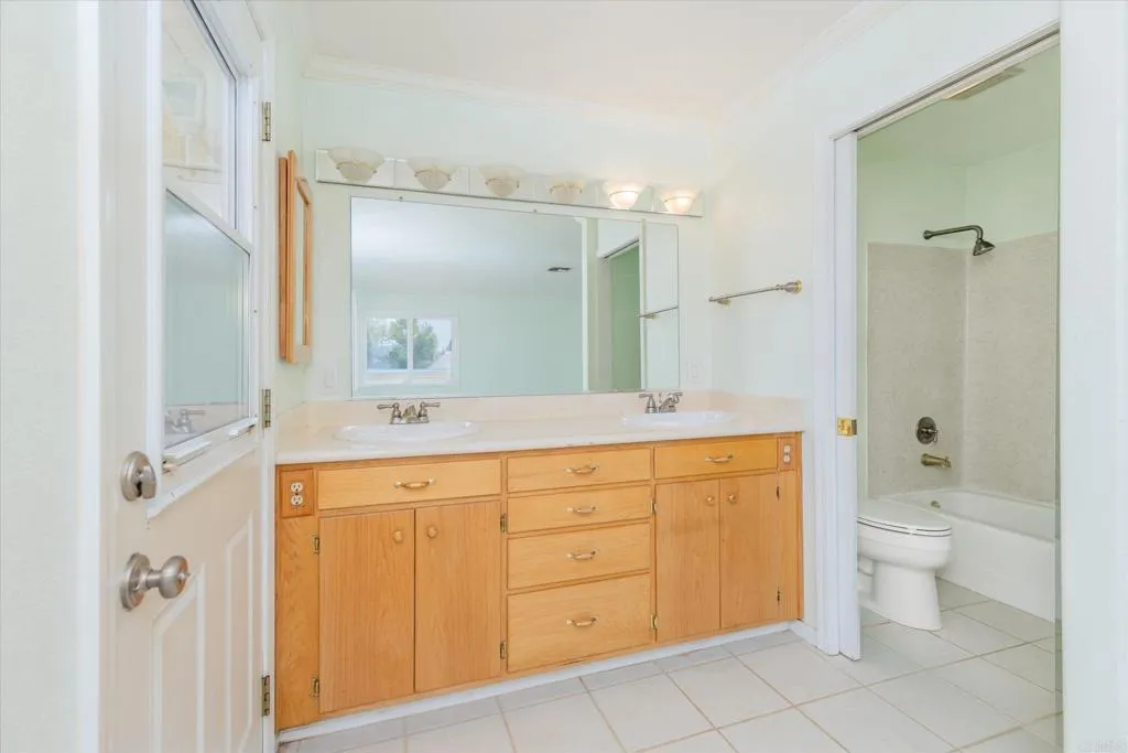https://cdn.realtyfeed.com/cdn/127/306792074/c584209e98894f526ea75594d9db1a38.webp