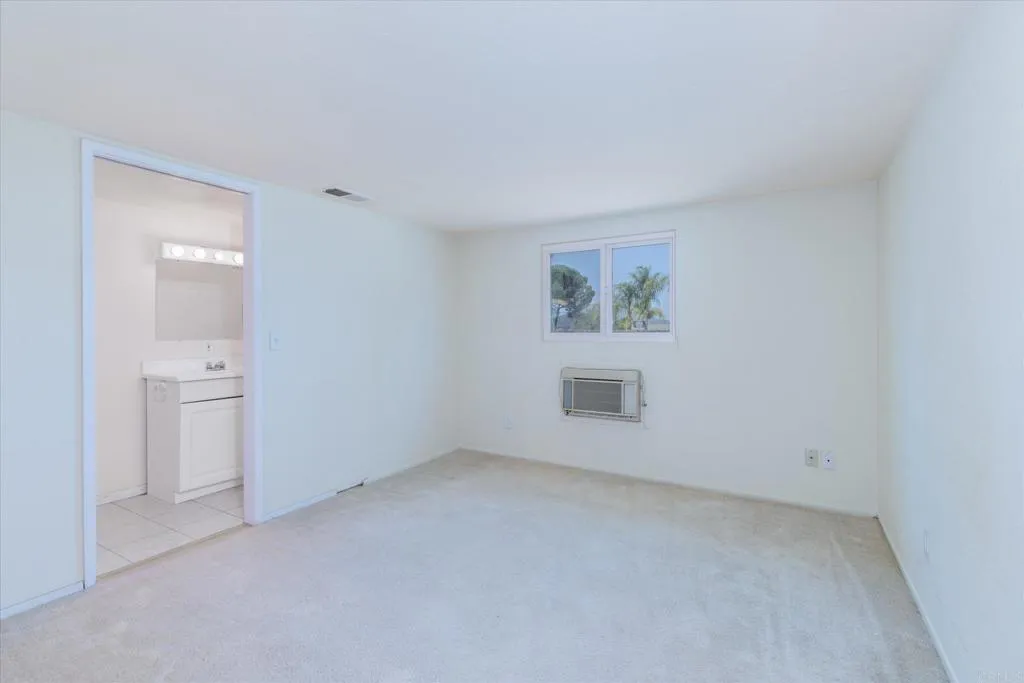 https://cdn.realtyfeed.com/cdn/127/306792074/f925324bcdb2d1e414399d50bf09aa8d.webp