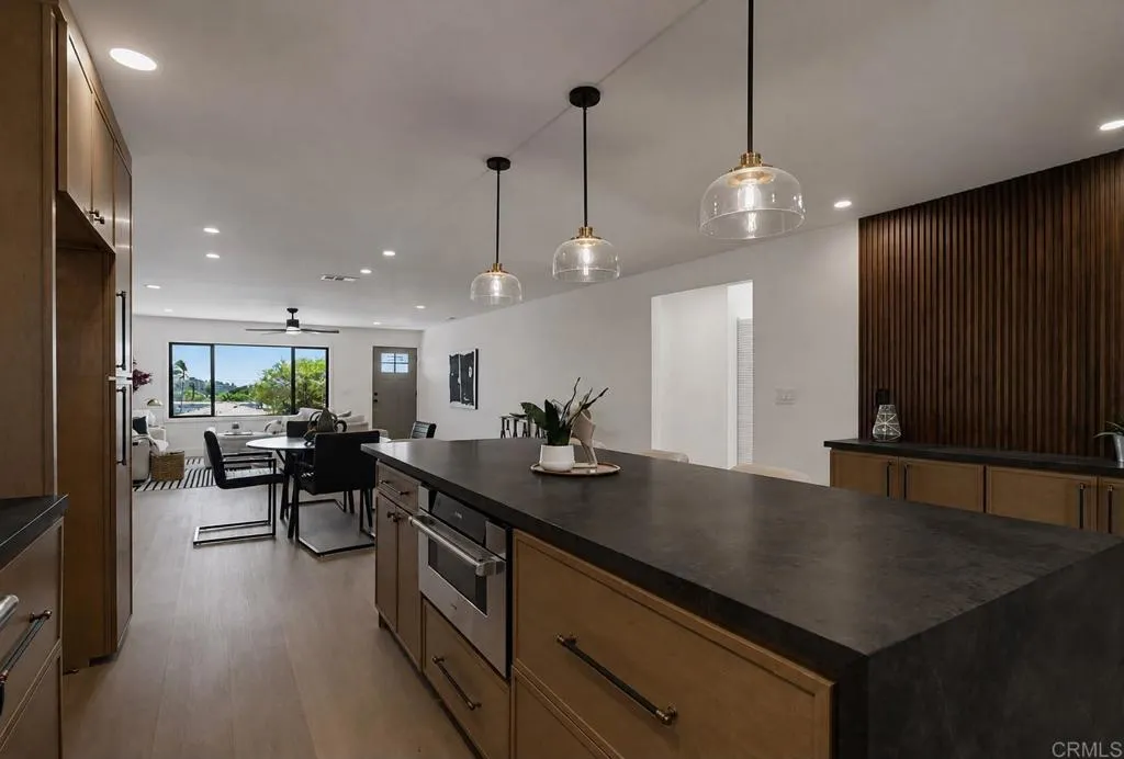 https://cdn.realtyfeed.com/cdn/127/306792123/dd5c19fdf5fbecbd8f670284bc279750.webp