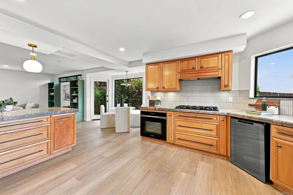 https://cdn.realtyfeed.com/cdn/127/306792143/6b27b2481e387b43e49f162575fa0d97.webp