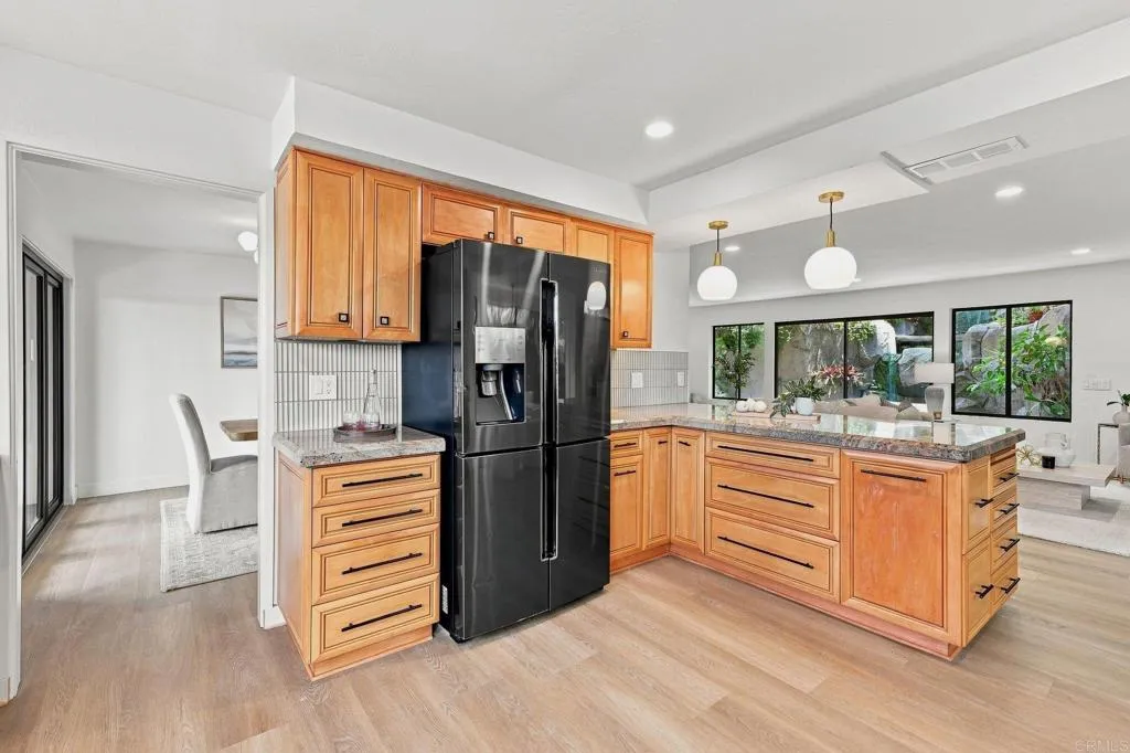 https://cdn.realtyfeed.com/cdn/127/306792143/817e29f14c8e9bd2c8c021838434d237.webp