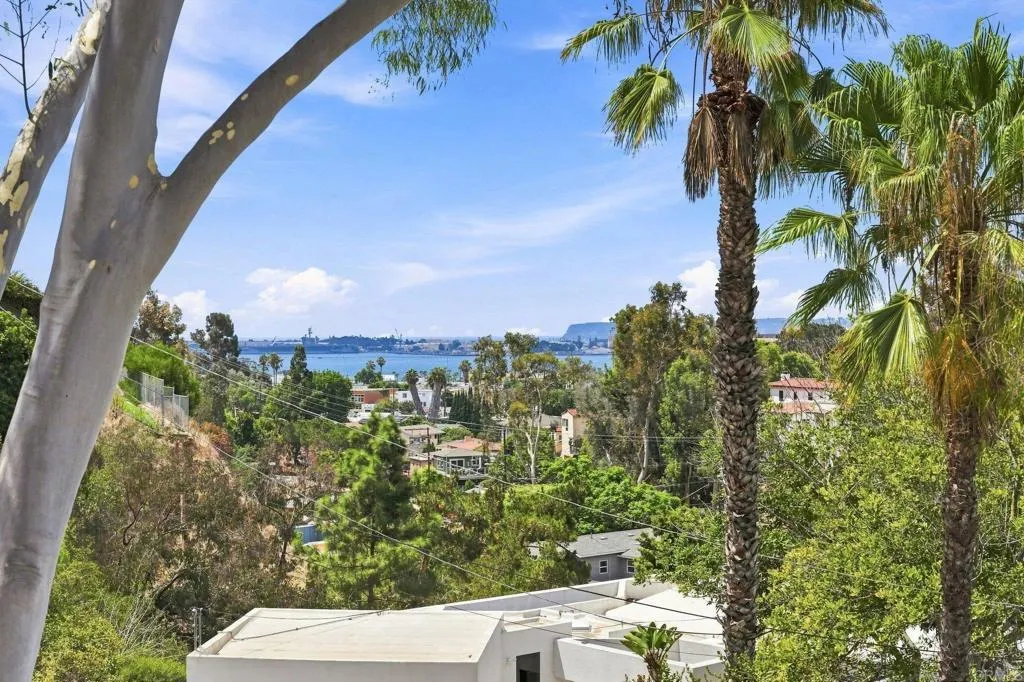 https://cdn.realtyfeed.com/cdn/127/306792143/88a85d481c56c1d6b33739e797126192.webp