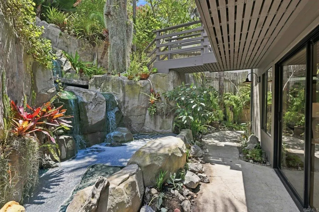 https://cdn.realtyfeed.com/cdn/127/306792143/9566db340d6bcaa0a15878a7e8410055.webp