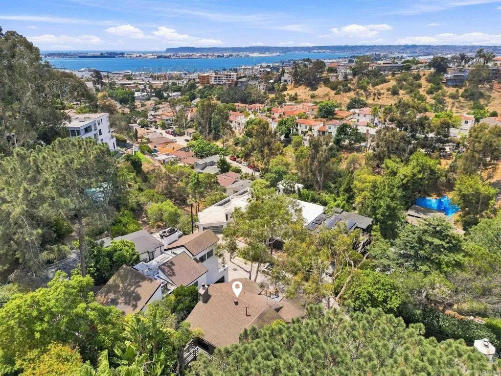 https://cdn.realtyfeed.com/cdn/127/306792143/9e7797975596fdbca19486f2b2a34d1c.webp