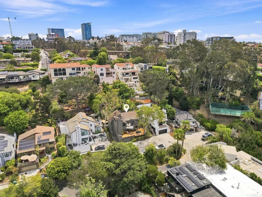 https://cdn.realtyfeed.com/cdn/127/306792143/a19bcd564fce88d7e8b9444ab45eb6dc.webp