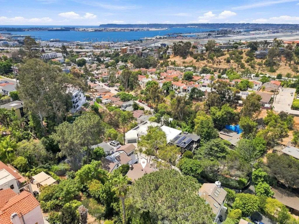 https://cdn.realtyfeed.com/cdn/127/306792143/d9487c1f393a2c61a90945a7395424fb.webp