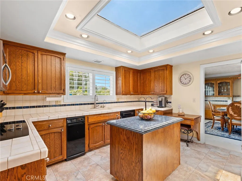 https://cdn.realtyfeed.com/cdn/127/306792148/abcf6fda701b43f09baea3f96ee77428.webp