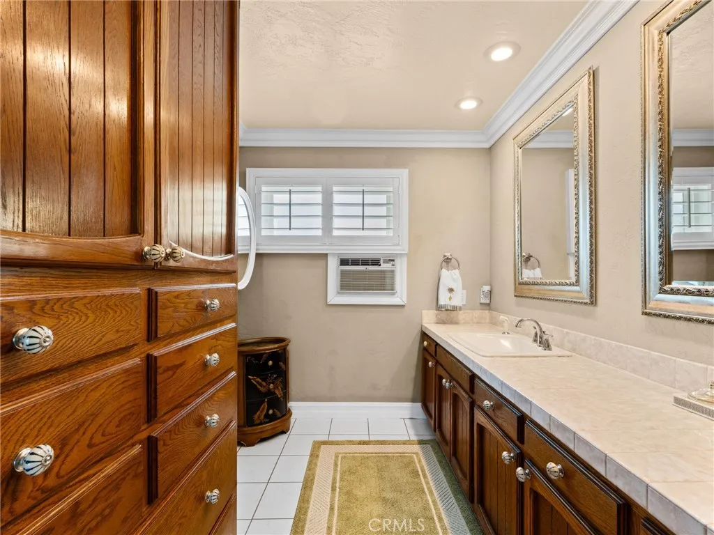 https://cdn.realtyfeed.com/cdn/127/306792148/b919a2d646aebb13f3b109ce107108cc.webp