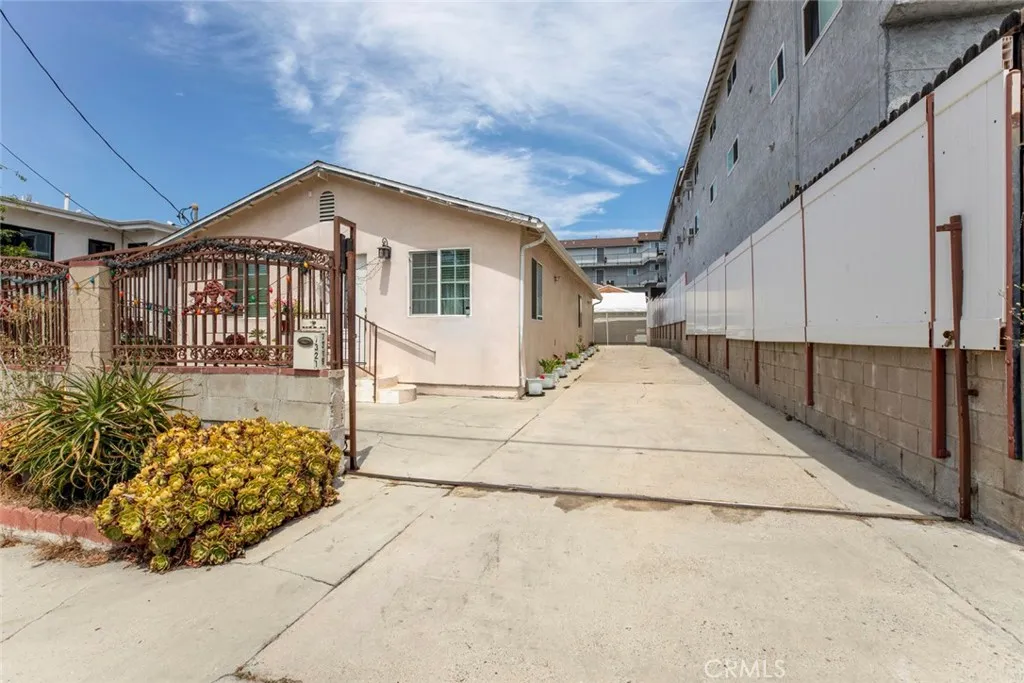 Tujunga, CA 91042