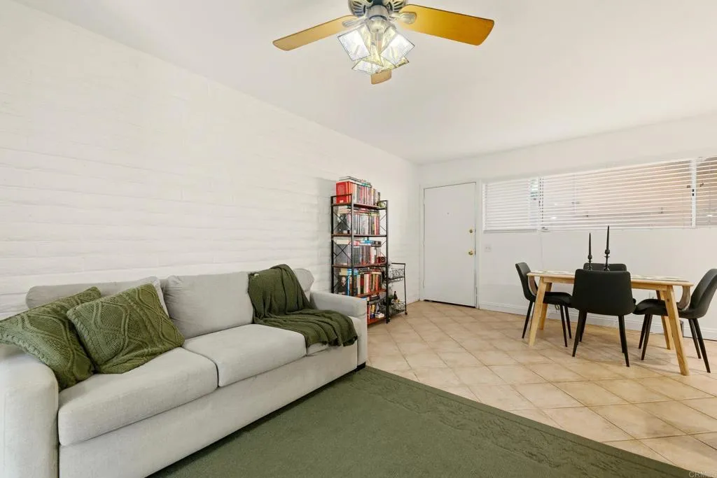 https://cdn.realtyfeed.com/cdn/127/306792192/240604a60ca39ec5c3e2fc2542b315a2.webp