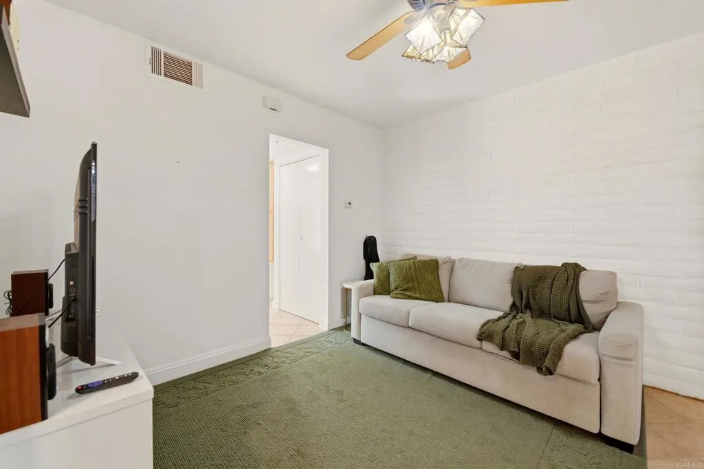 https://cdn.realtyfeed.com/cdn/127/306792192/a211baa37f5cda7b093b2b73e01622d4.webp
