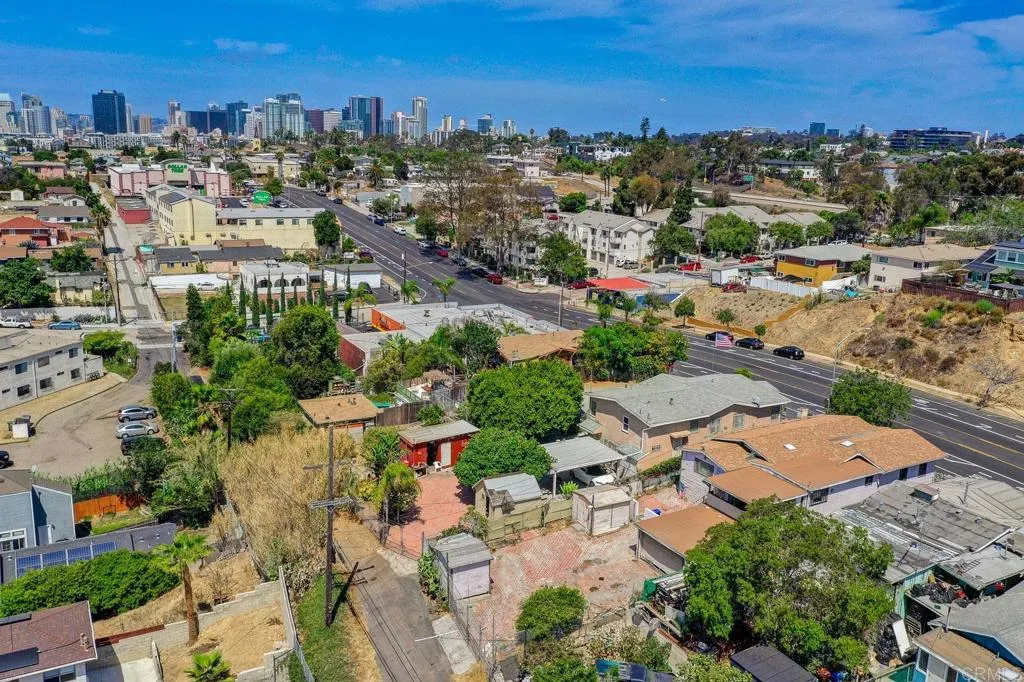 https://cdn.realtyfeed.com/cdn/127/306792198/b253f1d6c677bdd072ab5fa2f243fa86.webp