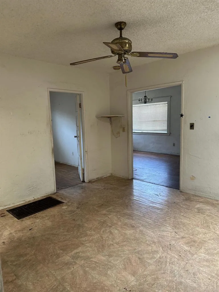 https://cdn.realtyfeed.com/cdn/127/306792198/db7098d15cbd493cf5ccce58175518b8.webp