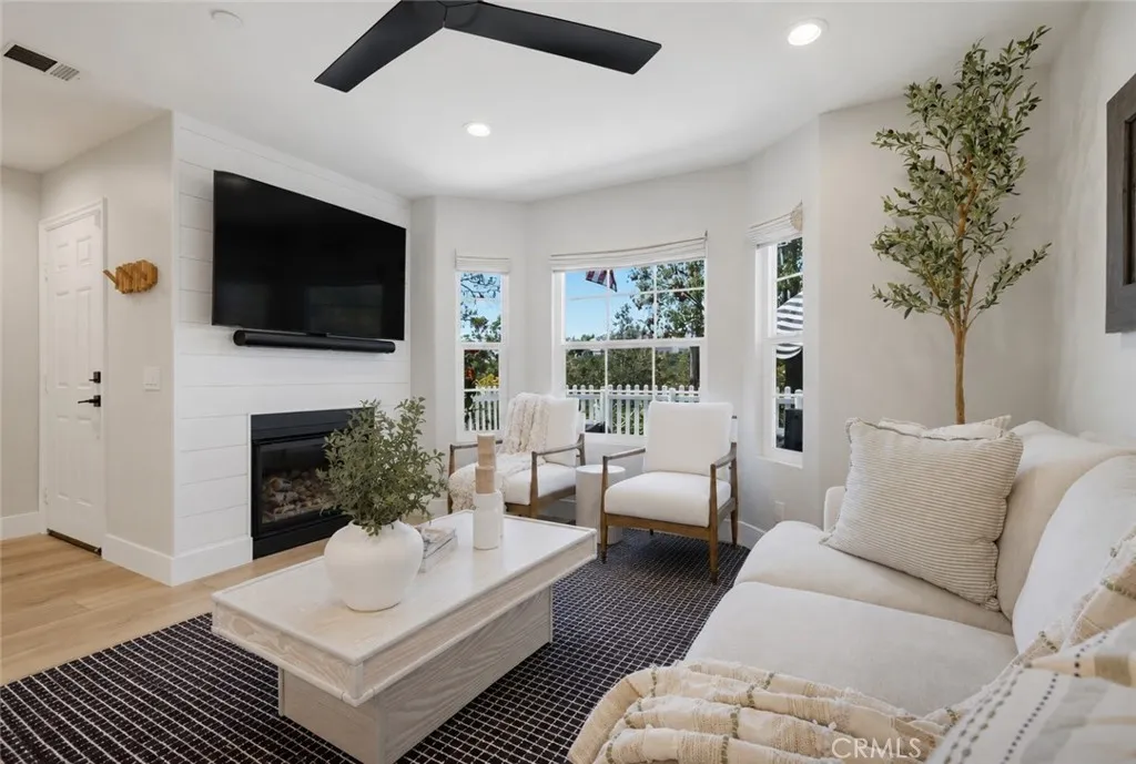 Ladera Ranch, CA 92694