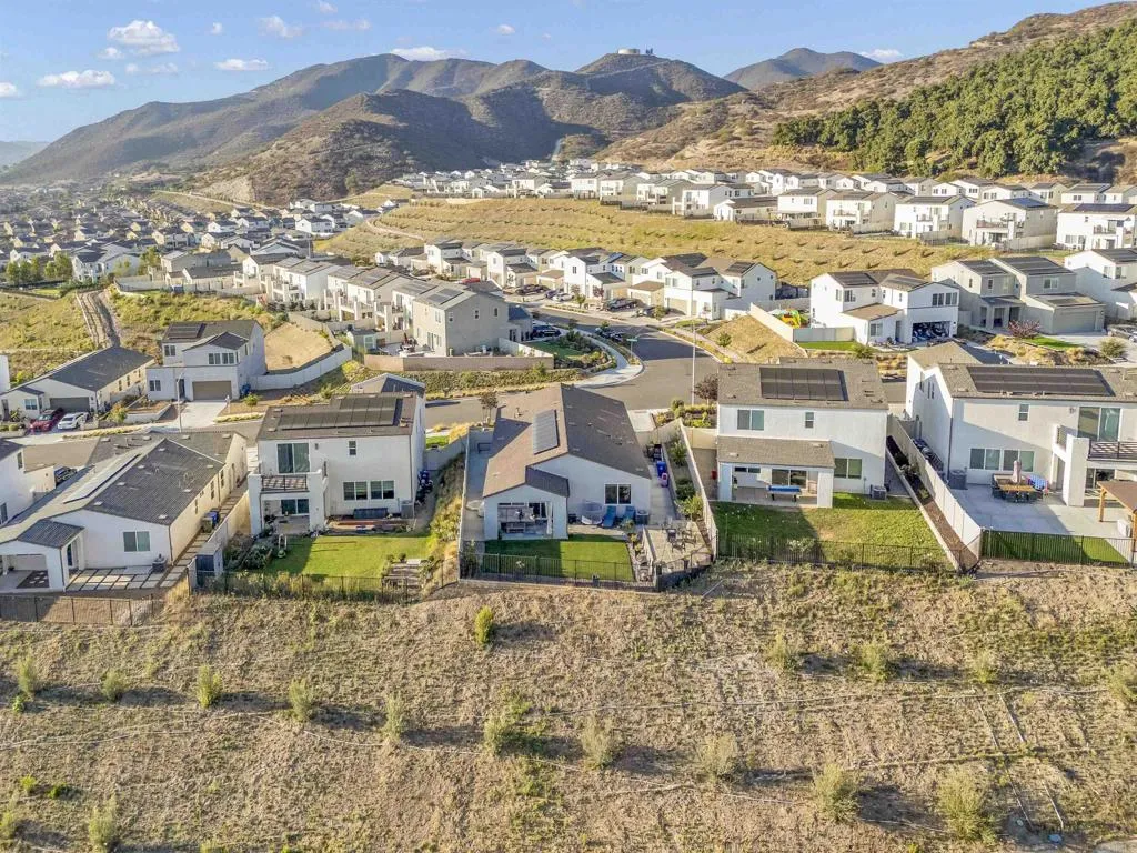 https://cdn.realtyfeed.com/cdn/127/306792210/1ad479e3f69ce6b4aa81358f92357f25.webp