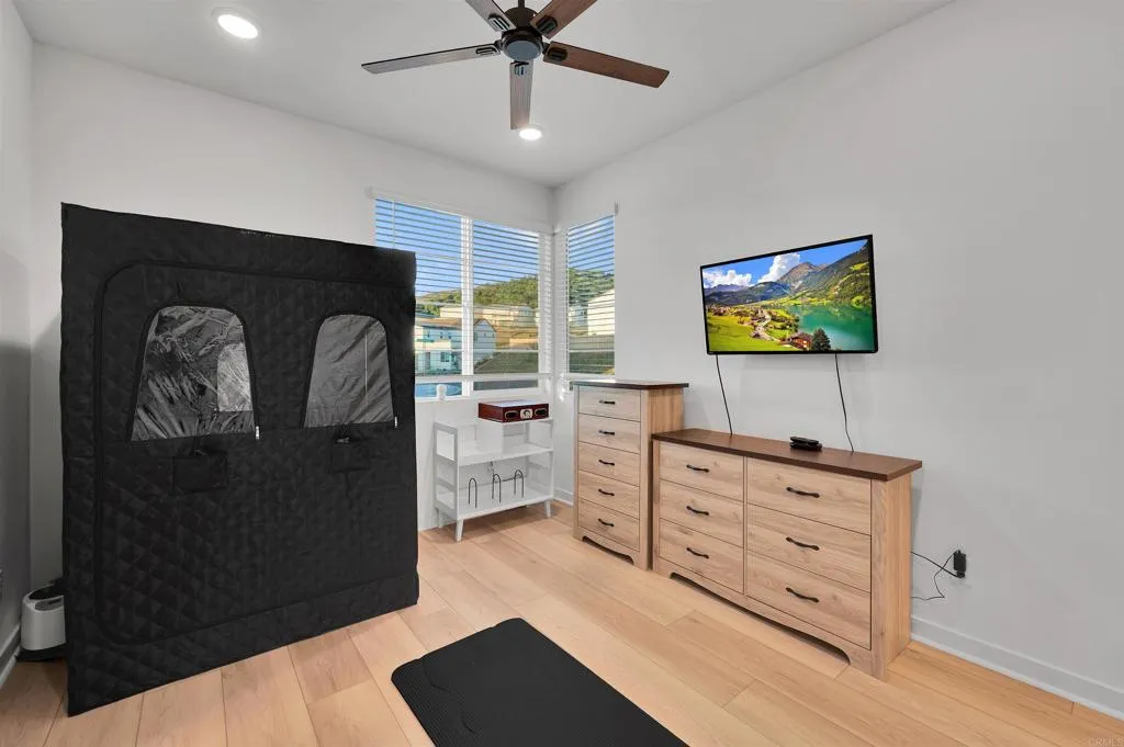 https://cdn.realtyfeed.com/cdn/127/306792210/2caa593df08025774d7395d0e8170c81.webp