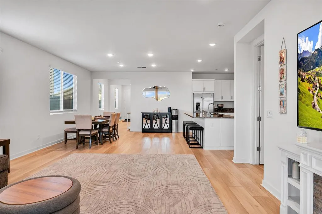 https://cdn.realtyfeed.com/cdn/127/306792210/3bd2d19f20e1eb6f3a5f426699eb0532.webp