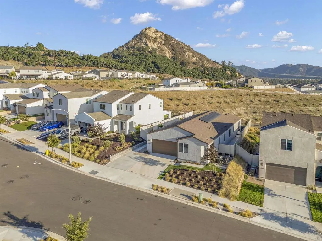 https://cdn.realtyfeed.com/cdn/127/306792210/42911670b64968ed4b41cb701da88055.webp