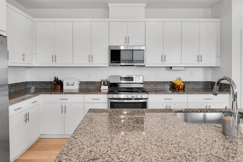 https://cdn.realtyfeed.com/cdn/127/306792210/6e6e2b406157f2fb9e7d192e1dcfc179.webp