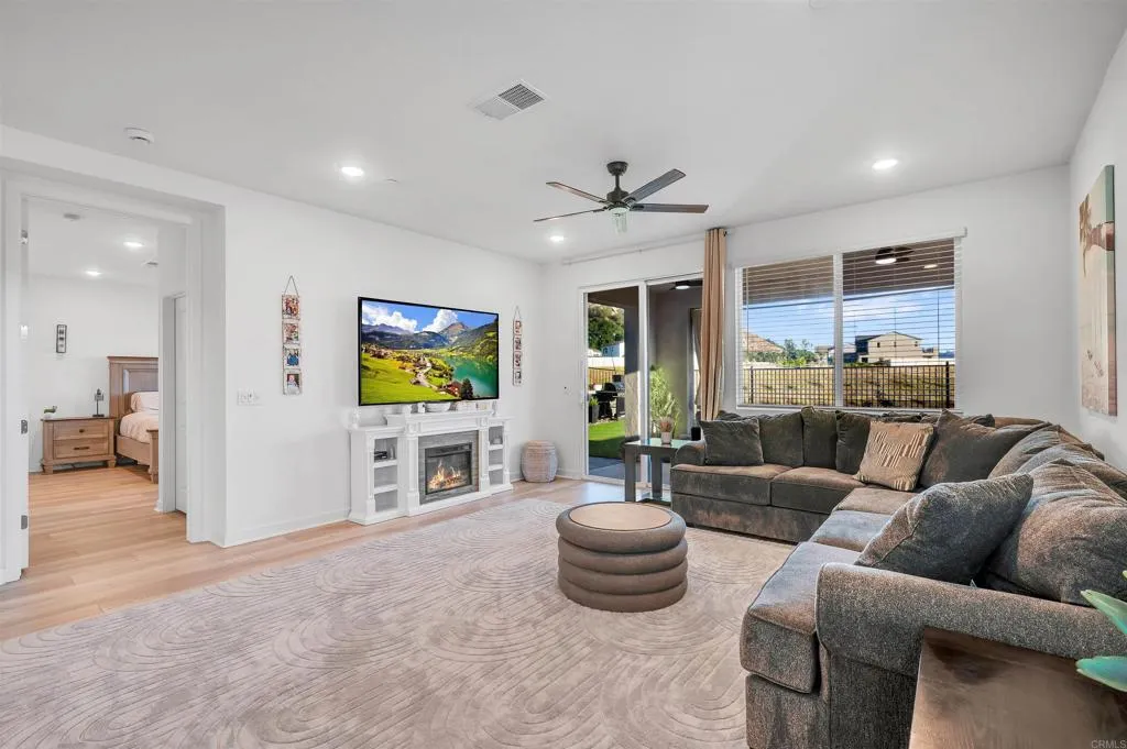 https://cdn.realtyfeed.com/cdn/127/306792210/7e4e7b7a096b4eff783bae61e6495a05.webp