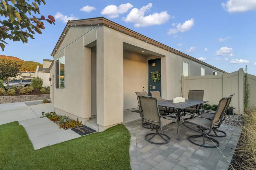 https://cdn.realtyfeed.com/cdn/127/306792210/92849471bb31cb8441bfe7a9755bef55.webp