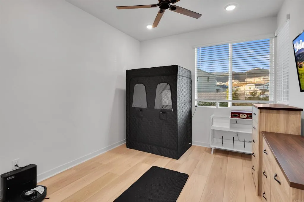 https://cdn.realtyfeed.com/cdn/127/306792210/f8d72076b8d05cdfedcc9aefb57fa440.webp